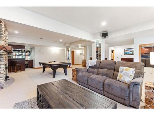 106 Lougheed Circle, Banff, AB - Indoor Photo Showing Living Room