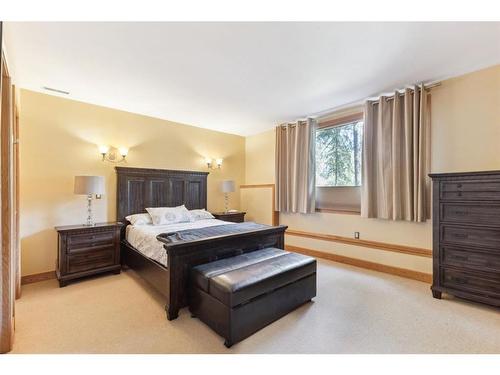 106 Lougheed Circle, Banff, AB - Indoor Photo Showing Bedroom