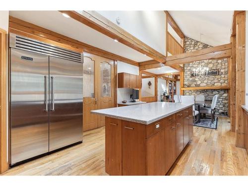 106 Lougheed Circle, Banff, AB - Indoor Photo Showing Kitchen