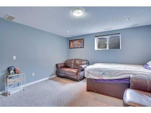 357 Saddlecrest Way Ne, Calgary, AB - Indoor Photo Showing Bedroom