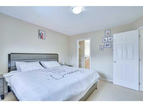 357 Saddlecrest Way Ne, Calgary, AB - Indoor Photo Showing Bedroom