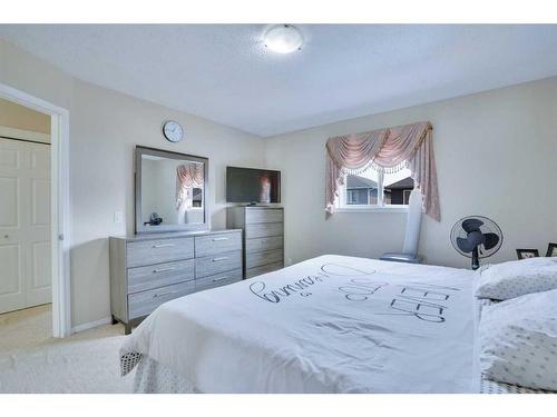 357 Saddlecrest Way Ne, Calgary, AB - Indoor Photo Showing Bedroom