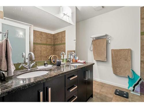 2306-1410 1 Street Se, Calgary, AB - Indoor Photo Showing Bathroom