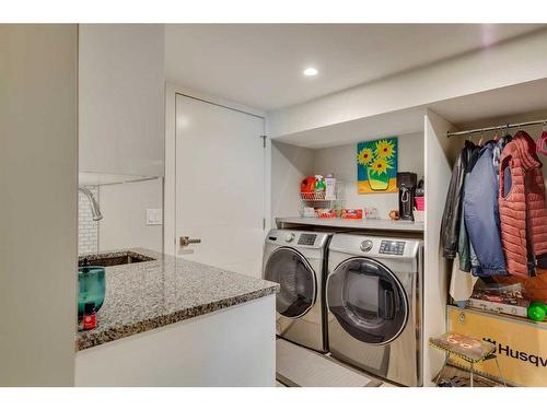 224 Ross Avenue, Cochrane, AB - Indoor Photo Showing Laundry Room