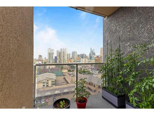 #906-1320 1 Street Se, Calgary, AB - Outdoor With Balcony