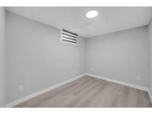 256 Castleridge Drive Ne, Calgary, AB - Indoor Photo Showing Other Room