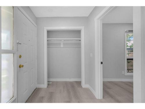 256 Castleridge Drive Ne, Calgary, AB - Indoor Photo Showing Other Room