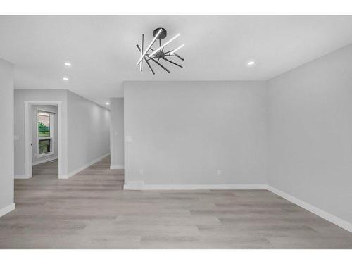 256 Castleridge Drive Ne, Calgary, AB - Indoor Photo Showing Other Room