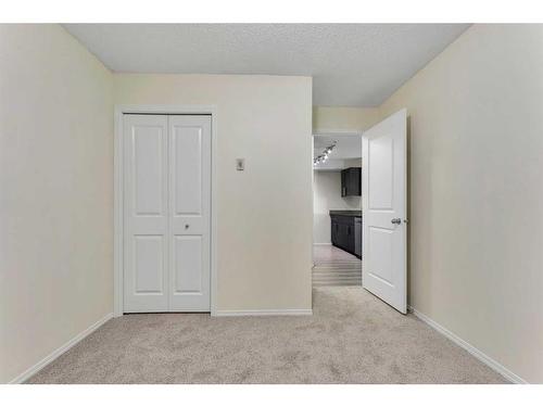 9112-403 Mackenzie Way, Airdrie, AB - Indoor