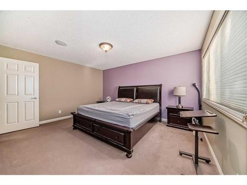 47 Everbrook Link Sw, Calgary, AB - Indoor Photo Showing Bedroom