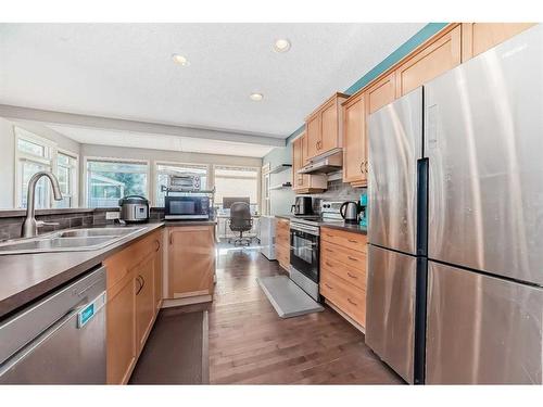 47 Everbrook Link Sw, Calgary, AB - Indoor Photo Showing Kitchen With Double Sink