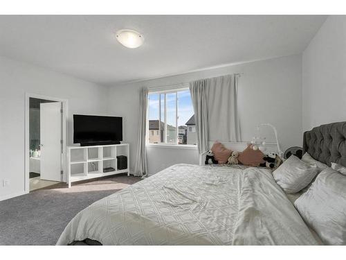 801 Windrow Green Sw, Airdrie, AB - Indoor Photo Showing Bedroom