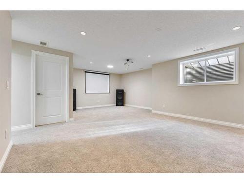 283 Nolan Hill Boulevard Nw, Calgary, AB - Indoor