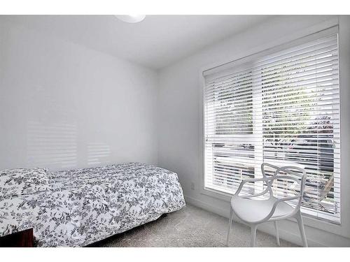 3543 69 Street Nw, Calgary, AB - Indoor Photo Showing Bedroom