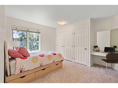 27 Alexa Close, Rural Rocky View County, AB - Indoor Photo Showing Bedroom