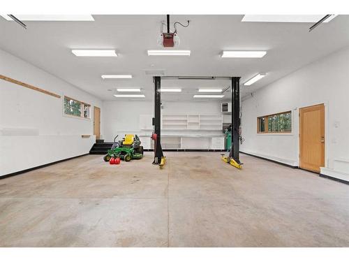 27 Alexa Close, Rural Rocky View County, AB - Indoor Photo Showing Garage