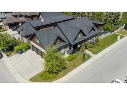 6 Aspen Meadows Park SW Calgary, AB T3H 5Z7