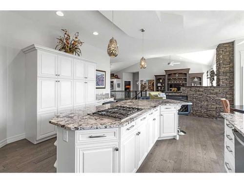 31 Braemar Glen Road, Rural Rocky View County, AB - Indoor Photo Showing Kitchen With Upgraded Kitchen