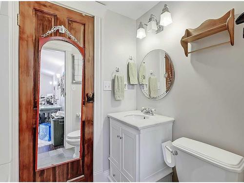 2 Elma Street West, Okotoks, AB - Indoor Photo Showing Bathroom