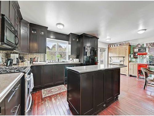 2 Elma Street West, Okotoks, AB - Indoor Photo Showing Kitchen