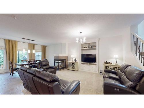 243 Chaparral Ravine View Se, Calgary, AB - Indoor Photo Showing Living Room