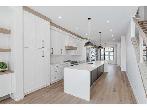 2632 30 Street Sw, Calgary, AB - Indoor Photo Showing Kitchen With Upgraded Kitchen