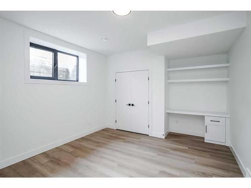 2632 30 Street Sw, Calgary, AB - Indoor Photo Showing Other Room