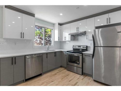 147 Rudlecairn Road Ne, Calgary, AB - Indoor Photo Showing Kitchen With Upgraded Kitchen