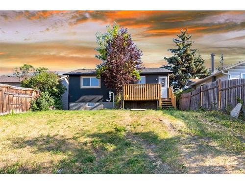 147 Rudlecairn Road Ne, Calgary, AB - Outdoor