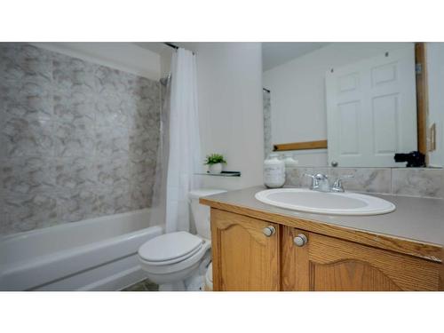 863 Tuscany Drive Nw, Calgary, AB - Indoor Photo Showing Bathroom