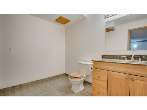 863 Tuscany Drive Nw, Calgary, AB - Indoor Photo Showing Bathroom