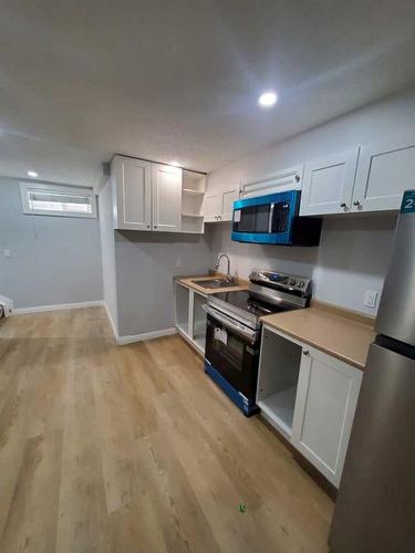 233 Evansdale Way Nw, Calgary, AB - Indoor Photo Showing Kitchen