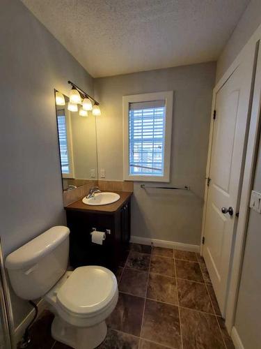 233 Evansdale Way Nw, Calgary, AB - Indoor Photo Showing Bathroom