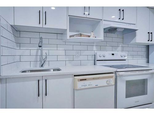 52 Falbury Bay Ne, Calgary, AB - Indoor Photo Showing Kitchen