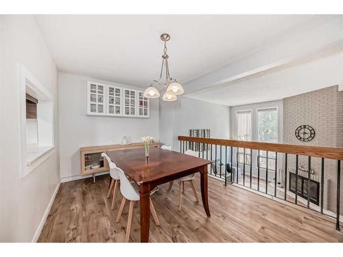 7-10401 19 Street Sw, Calgary, AB - Indoor Photo Showing Dining Room