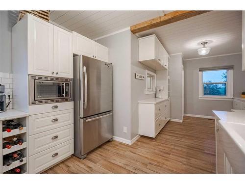 272146 Township Road 274, Rural Rocky View County, AB - Indoor Photo Showing Kitchen