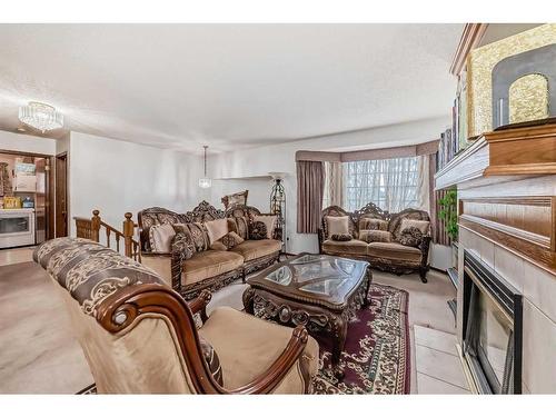 24 Carmel Place Ne, Calgary, AB - Indoor Photo Showing Living Room