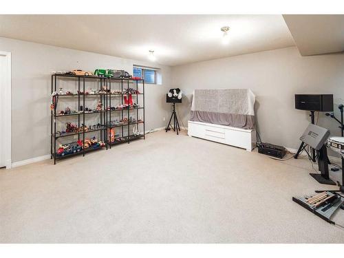 2312 5 Avenue Nw, Calgary, AB - Indoor Photo Showing Gym Room