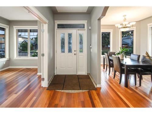 2312 5 Avenue Nw, Calgary, AB - Indoor Photo Showing Dining Room