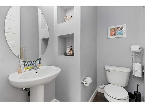 44 Rainbow Falls Boulevard, Chestermere, AB - Indoor Photo Showing Bathroom