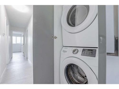 11220 Braxton Road Sw, Calgary, AB - Indoor Photo Showing Laundry Room