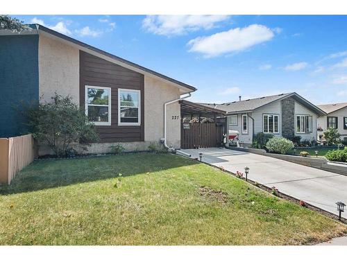 227 Queensland Place Se, Calgary, AB - Outdoor