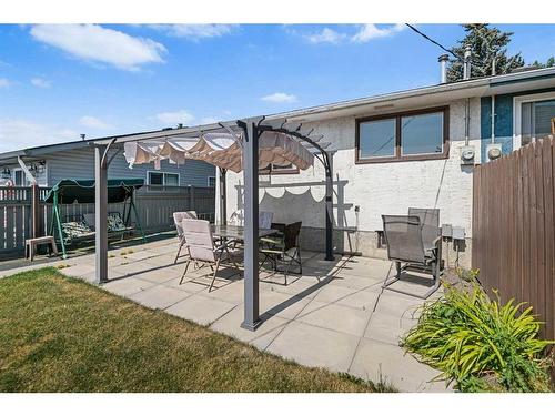 227 Queensland Place Se, Calgary, AB - Outdoor