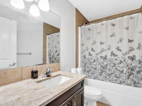 8 Castlebury Way Ne, Calgary, AB - Indoor Photo Showing Bathroom