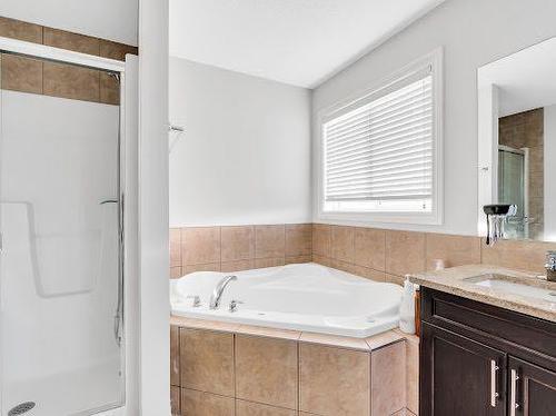 8 Castlebury Way Ne, Calgary, AB - Indoor Photo Showing Bathroom