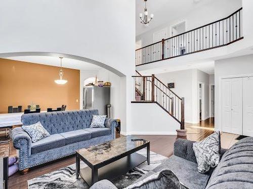 8 Castlebury Way Ne, Calgary, AB - Indoor Photo Showing Living Room