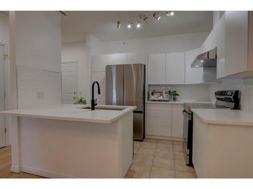 5413-14645 6 Street Sw, Calgary, AB - Indoor Photo Showing Kitchen With Upgraded Kitchen