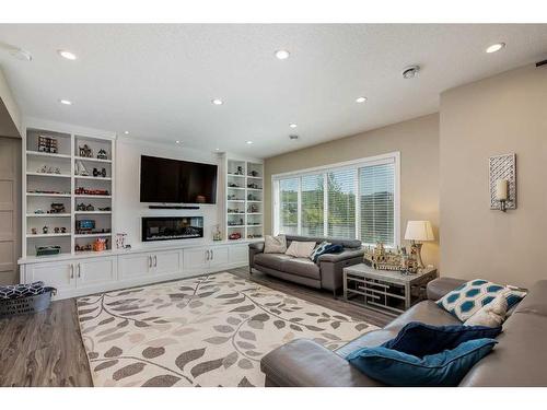 203 Cranbrook Circle Se, Calgary, AB - Indoor Photo Showing Living Room