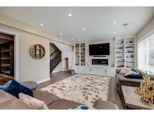 203 Cranbrook Circle Se, Calgary, AB - Indoor Photo Showing Living Room