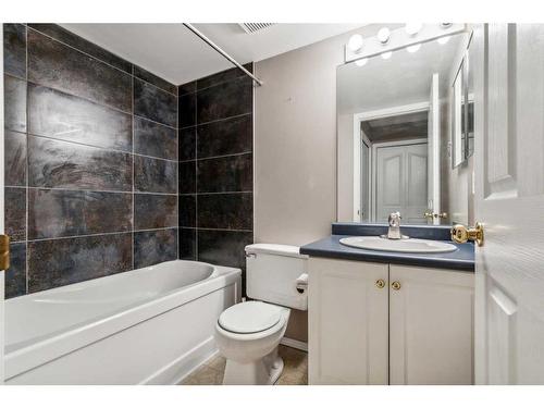 1213-6224 17 Avenue Se, Calgary, AB - Indoor Photo Showing Bathroom